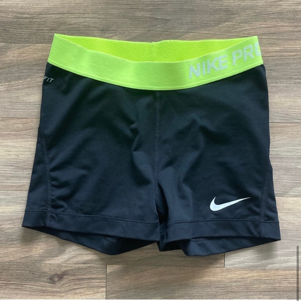 [Nike] Pro Core 3" Compression Shorts in Black Volt Small